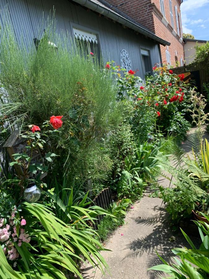 Dom'S Garden Bed & Breakfast Livarot-Pays-d'Auge Exterior photo